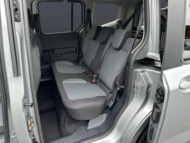 Ford TOURNEO COURIERier 1.0i EcoBoost 125 PS Titanium AUTOMAT