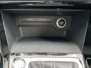 VW Touran 1.5 TSI DSG HIGHLINE R-LINE *** TOP AUSSTATTUNG ***
