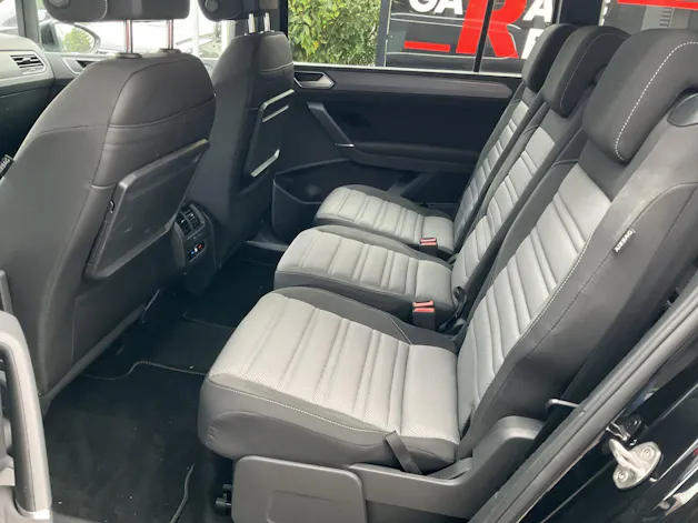 VW Touran 1.5 TSI DSG HIGHLINE R-LINE *** TOP AUSSTATTUNG ***