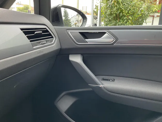 VW Touran 1.5 TSI DSG HIGHLINE R-LINE *** TOP AUSSTATTUNG ***