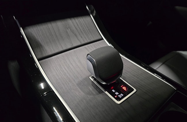 Vehicle image 14 Vehicle image 14