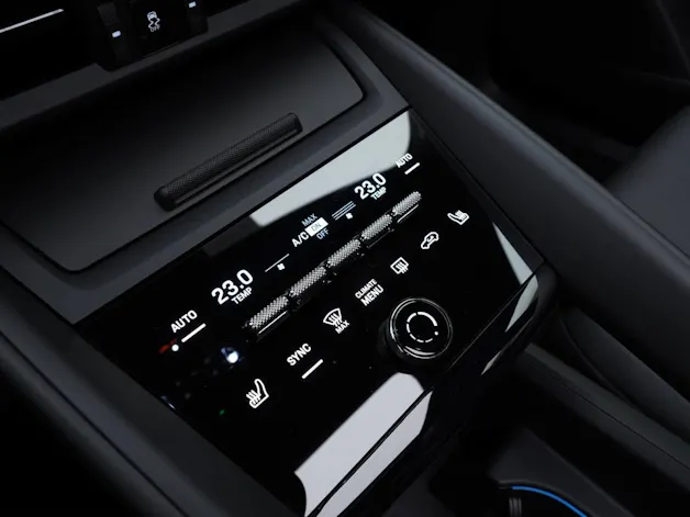 Porsche Macan 4