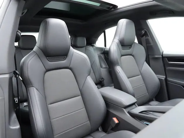 Porsche Macan 4