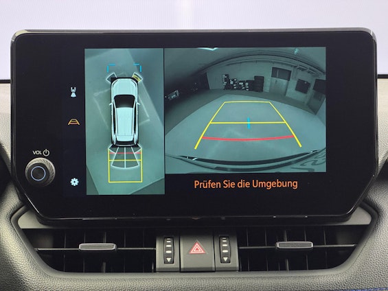 Vehicle image 14 Vehicle image 14