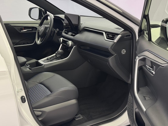 Vehicle image 7 Vehicle image 7