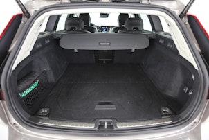 Vehicle image VOLVO V60 2.0 T6 TE Inscription eAWD