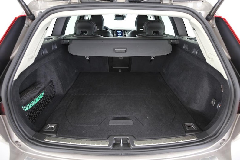 Vehicle image VOLVO V60