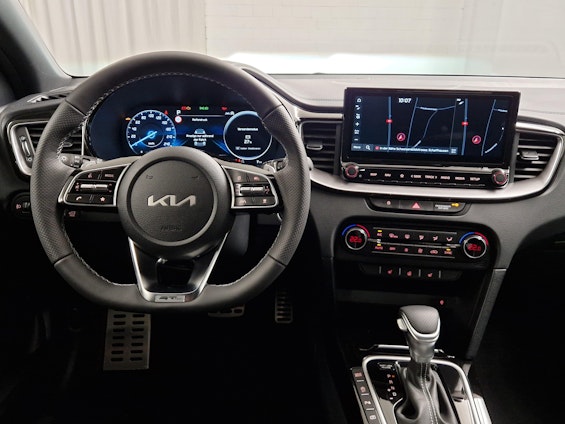 Vehicle image 6 Vehicle image 6