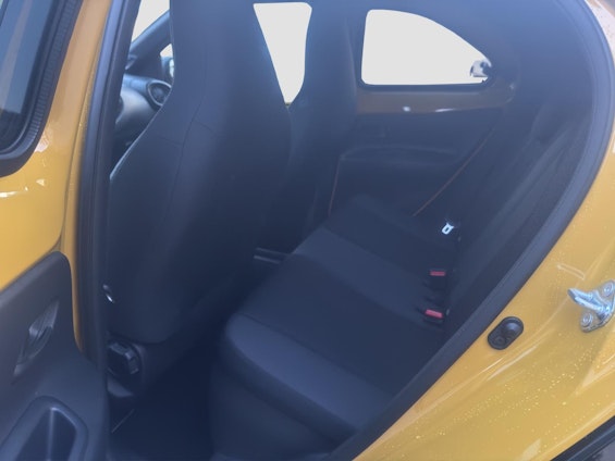 Vehicle image 14 Vehicle image 14