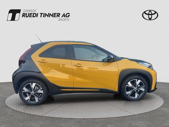 Vehicle image 3 Vehicle image 3