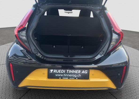 Vehicle image 9 Vehicle image 9