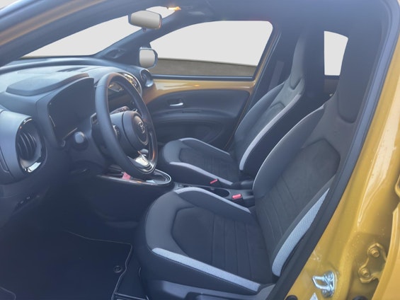 Vehicle image 10 Vehicle image 10