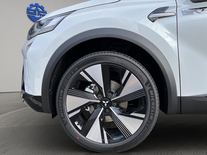 Vehicle image MITSUBISHI GRANDIS