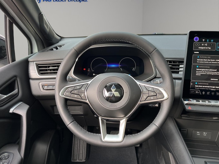 Vehicle image MITSUBISHI GRANDIS