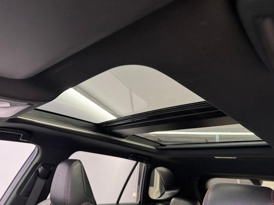 Vehicle image 16 Vehicle image 16