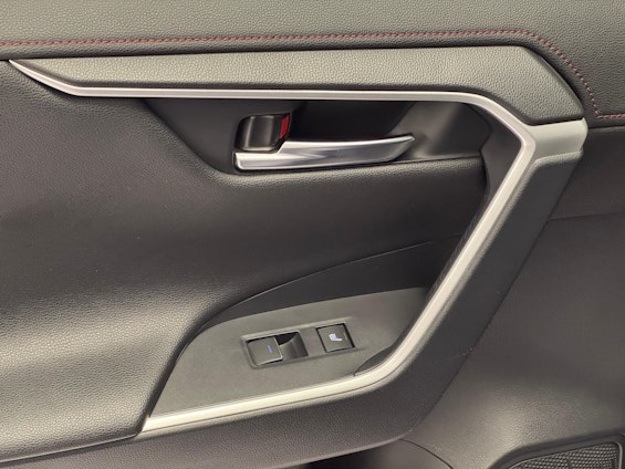 Vehicle image 18 Vehicle image 18