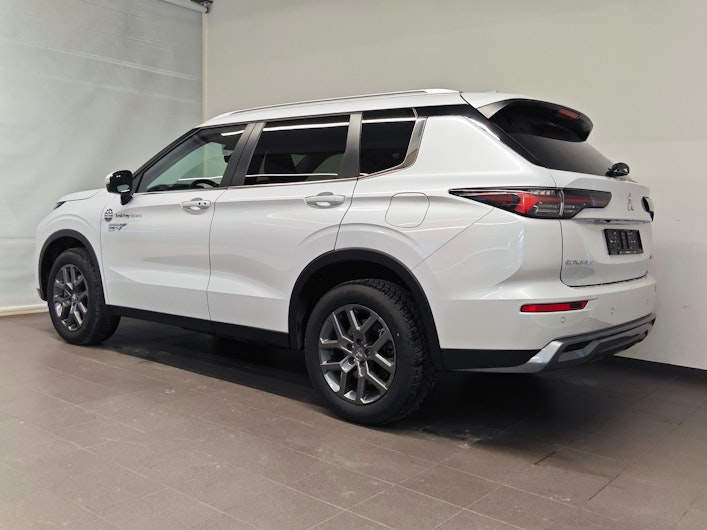 Vehicle image MITSUBISHI OUTLANDER