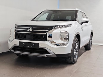 Vehicle image MITSUBISHI Outlander 2.4 PHEV Intense 4x4 Vehicle image MITSUBISHI Outlander 2.4 PHEV Intense 4x4
