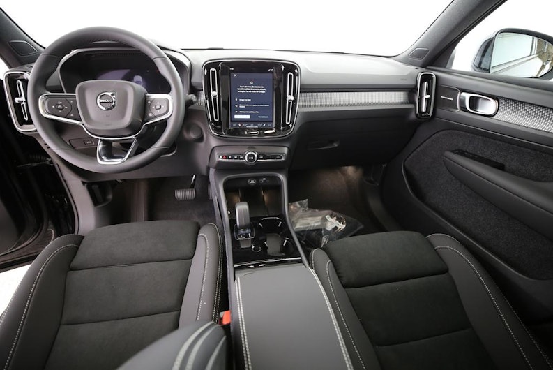 Vehicle image VOLVO EX40