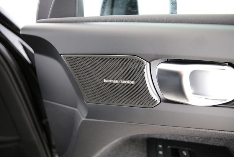 Vehicle image VOLVO EX40