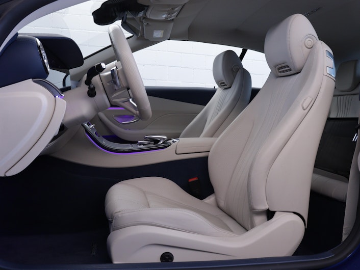 Vehicle image MERCEDES-BENZ E 200