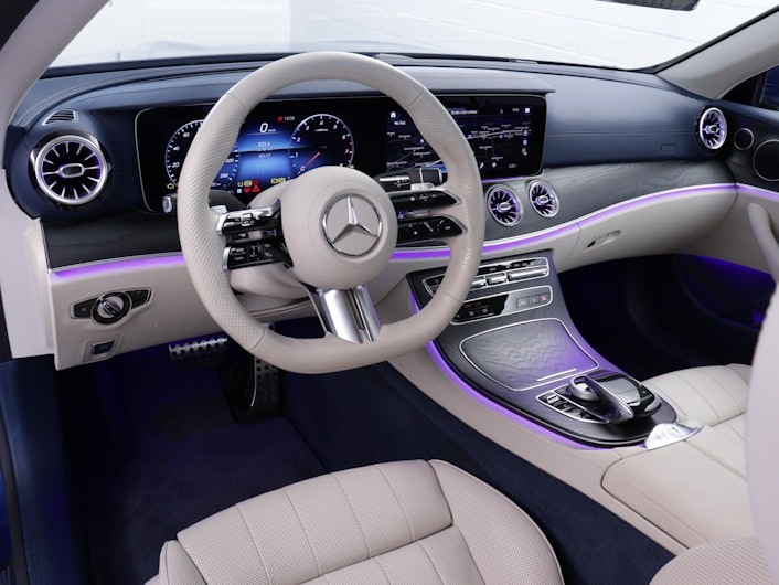 Vehicle image MERCEDES-BENZ E 200