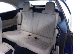 Fahrzeugbild MERCEDES-BENZ E 200 AMG Line 4matic Cabriolet