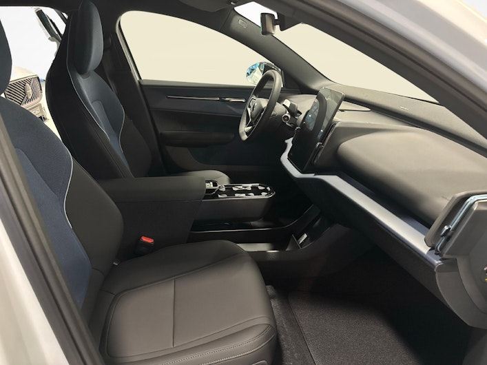 Vehicle image VOLVO EX 30