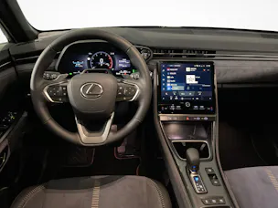 Lexus LBX 1.5 Hybrid Cool AWD