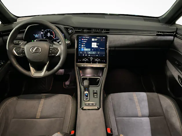 Lexus LBX 1.5 Hybrid Cool AWD