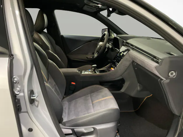 Lexus LBX 1.5 Hybrid Cool AWD
