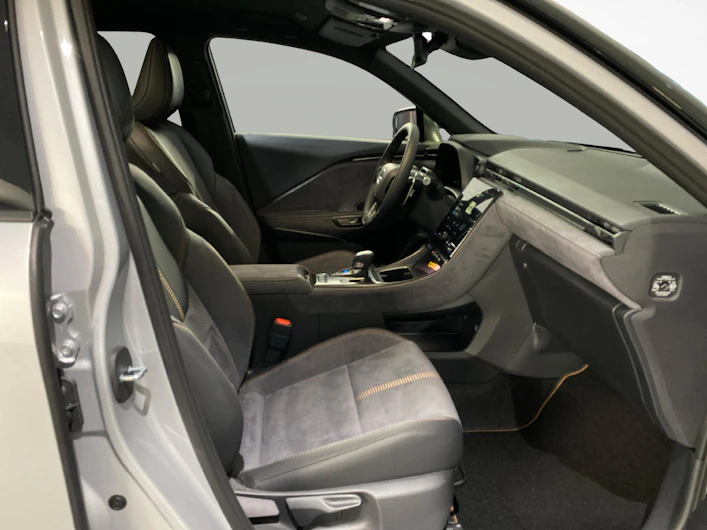 Fahrzeugbild LEXUS LBX