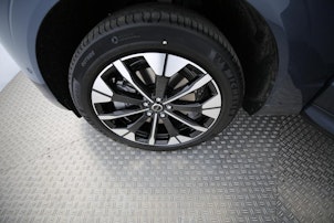 Vehicle image VOLVO XC60 2.0 T6 TE Ultra Dark eAWD