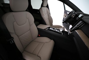 Vehicle image VOLVO XC60 2.0 T6 TE Ultra Dark eAWD