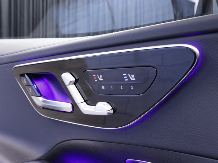 Fahrzeugbild MERCEDES-BENZ C 200