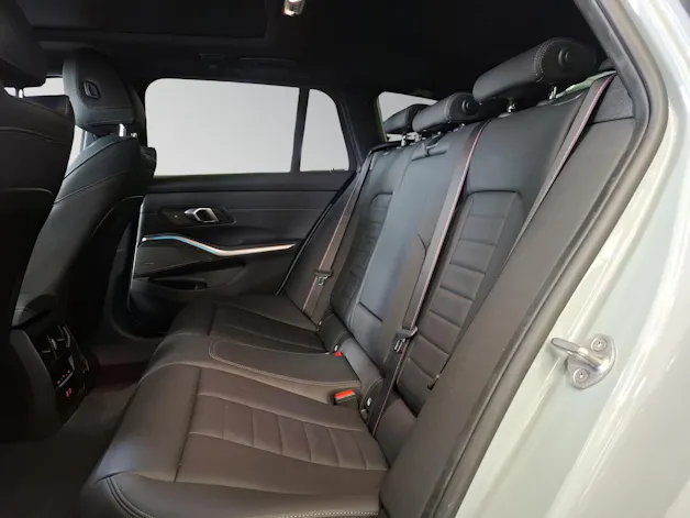 BMW 330e xDrive SAG Touring