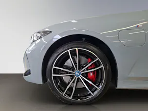 BMW 330e xDrive SAG Touring