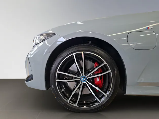BMW 330e xDrive SAG Touring