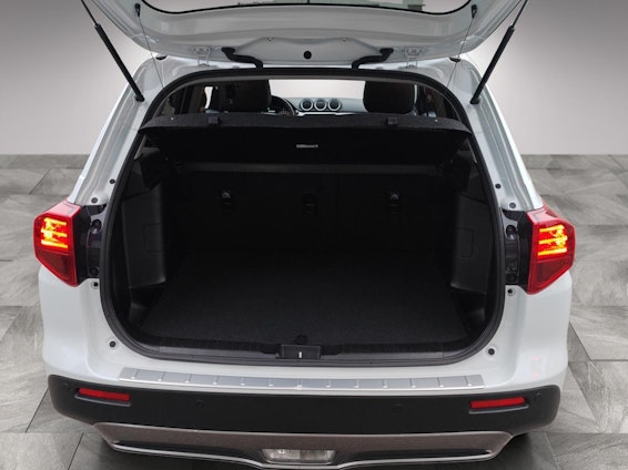 Vehicle image 16 Vehicle image 16