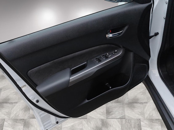 Vehicle image 13 Vehicle image 13