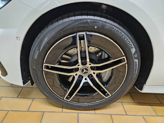 Mercedes-Benz E 200 4Matic AMG Line Kombi