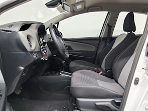 Vehicle image TOYOTA Yaris 1.5 VVT-i HSD Comfort