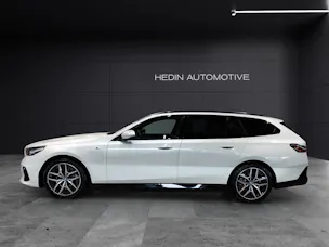 BMW 530e xDrive Touring/Attraktiven Leasingzinssatz ab 0,9 % bei Abschluss einer BMW Fahrzeugversicherung.