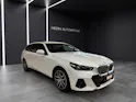 BMW 530e xDrive Touring/Attraktiven Leasingzinssatz ab 0,9 % bei Abschluss einer BMW Fahrzeugversicherung.