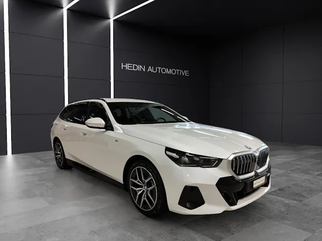 BMW 530e xDrive Touring/Attraktiven Leasingzinssatz ab 0,9 % bei Abschluss einer BMW Fahrzeugversicherung.