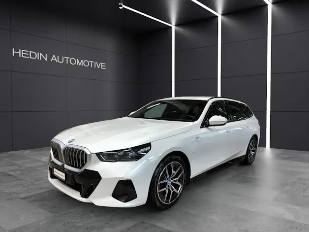 BMW 530e xDrive Touring/Attraktiven Leasingzinssatz ab 0,9 % bei Abschluss einer BMW Fahrzeugversicherung.