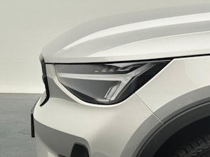 Vehicle image VOLVO XC40 2.0 B4 MH Plus Dark