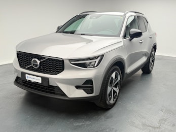 Vehicle image VOLVO XC40 2.0 B4 MH Plus Dark
