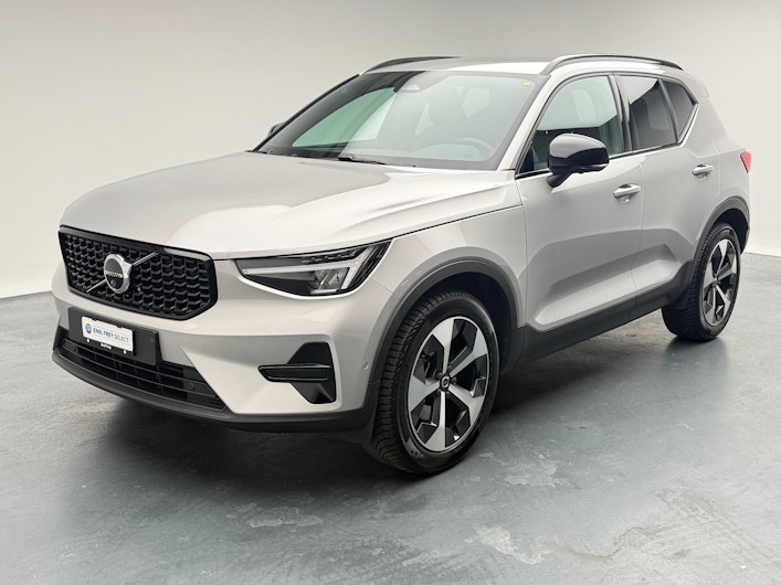 Vehicle image VOLVO XC40