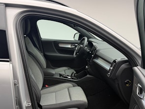 Vehicle image VOLVO XC40 2.0 B4 MH Plus Dark